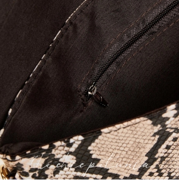 Crossbody Bag - Picture 3 of 5